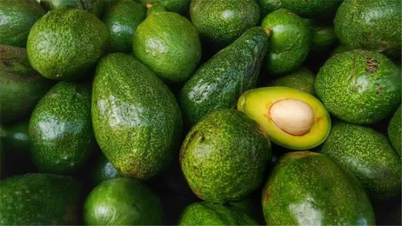هذه الفواكه تساعد على حرق الدهون.. فما هي؟