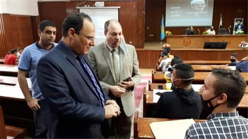 «عرفان» يتفقد الاختبارات الشخصية للطلاب الجدد بتربية بنين القاهرة