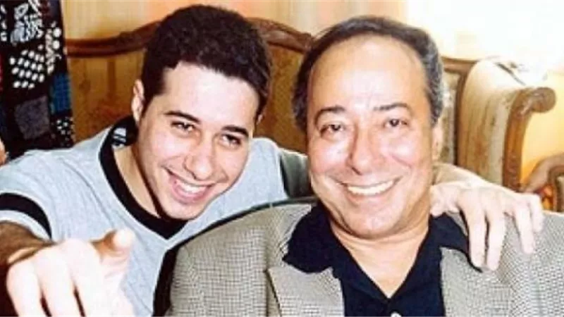 بهذه الكلمات..أحمد السعدني يهنئ والده بعيد ميلاده