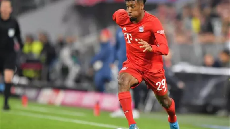 كومان يحصد جائزة لاعب الأسبوع في دوري أبطال أوروبا
