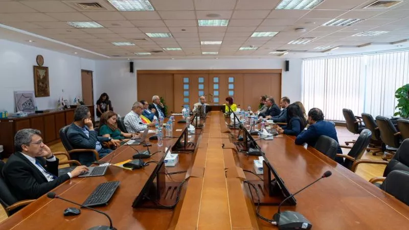 رئيس جامعة النيل الأهلية يستقبل مؤسس اتحاد المستثمرات العرب لبحث أوجه التعاون بين الطرفين