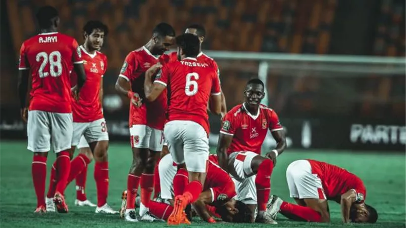 ”الأهلي بالألغام يزيد الهم والألام”.. الصحف المغربية تتغنى ببطل القرن