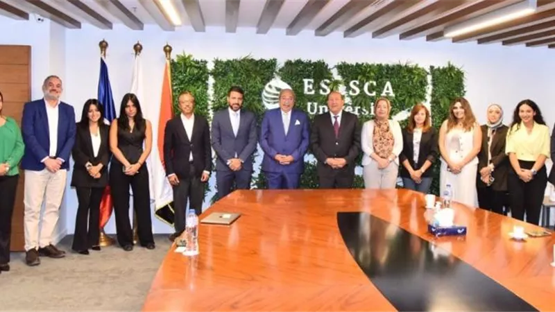 منسق المبادرة الوطنية للمشروعات الخضراء الذكية يبحث سبل التعاون مع رئيس مجلس أمناء جامعة اسلسكا