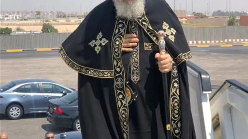 بالصور.. قداسة البابا يغادر القاهرة متوجهًا إلى المجر