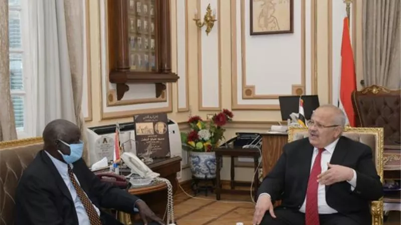 بالصور .. رئيس جامعة القاهرة يلتقي وزير التعليم العالي بجنوب السودان لبحث سبل التعاون المشترك مع جامعات جنوب السودان