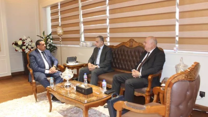 وزير التنمية المحلية يُتابع مع محافظي سوهاج و قنا الموقف التنفيذي للمشروعات الخدمية
