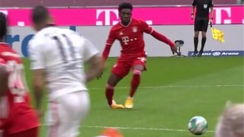 ديفيز يغيب عن بايرن ميونخ لـ8 أسابيع