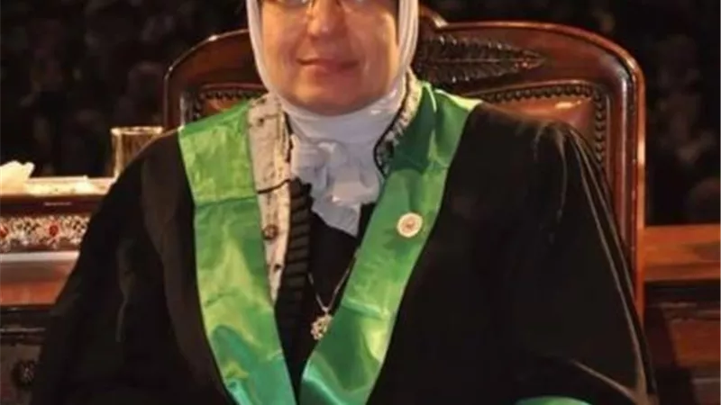 رئيس جامعة القاهرة يكلف الدكتورة حنان علي للقيام بأعمال عمادة كلية الاقتصاد والعلوم السياسية