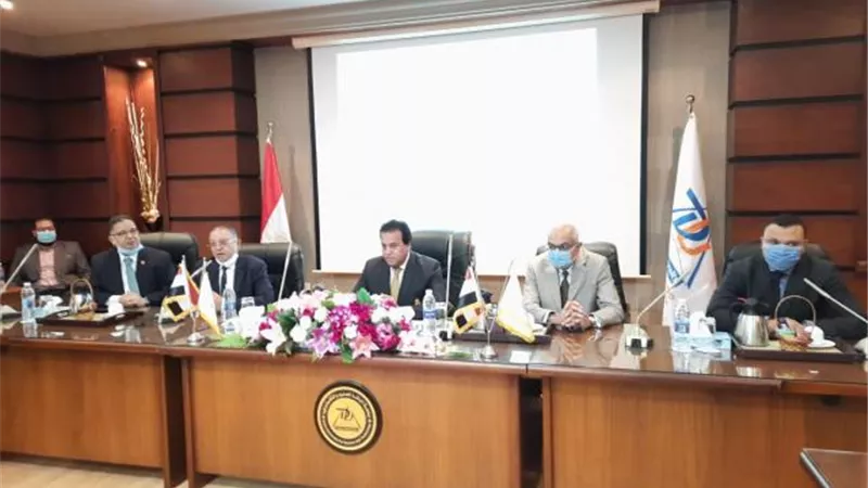 وزير التعليم العالي يفتتح عدة مشروعات بجامعة الدلتا للعلوم والتكنولوجيا.. ويضع حجر الأساس للمستشفى التعليمى
