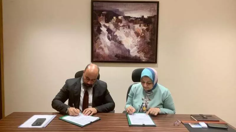 «نقل الكهرباء» توقع عقد مشروع إحلال جزء من الخط الهوائي طناش/ إمبابة