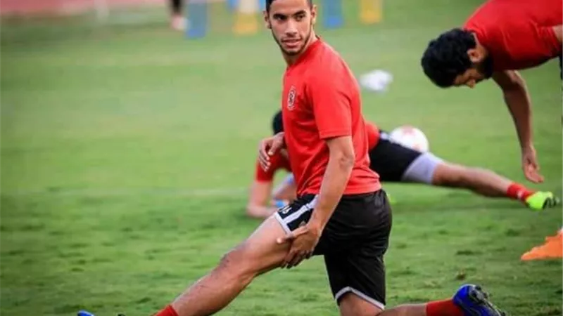 ناصر ماهر يتوج بجائزة أفضل لاعب بسموحة