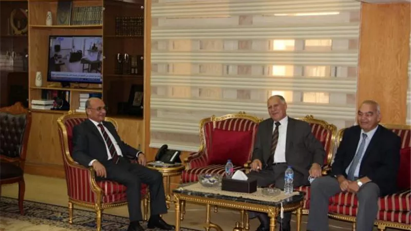 وزير العدل يبحث مع رئيس قضايا الدولة برامج تدريب أعضاء الهيئة