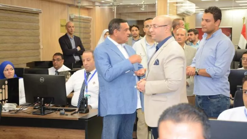 وزير التنمية المحلية ومحافظ بني سويف يتفقدان مركز السيطرة الموحد للشبكة الوطنية للطوارئ والسلامة بالديوان العام