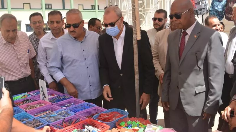 محافظ القليوبية يفتتح معرض «أهلاً مدارس» بمدينة قها