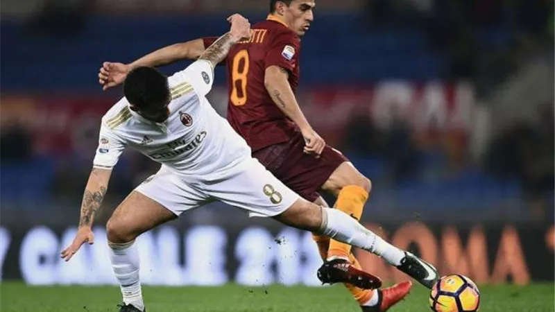 مهاجم ميلان يبدي خيبة أمله بعد التعادل مع روما في الدوري الإيطالي