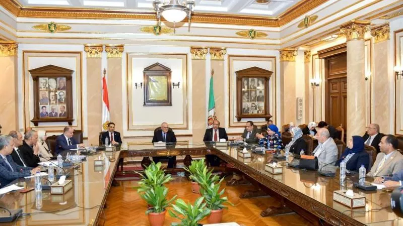 الخشت يترأس الاجتماع التنفيذى للانتهاء من التجهيزات الأكاديمية لجامعة القاهرة الدولية