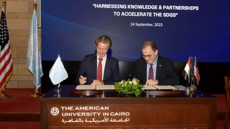 الجامعة الأمريكية بالقاهرة وبرنامج الأمم المتحدة الإنمائي في مصر يوقعان مذكرة تفاهم لتعزيز أهداف التنمية المستدامة
