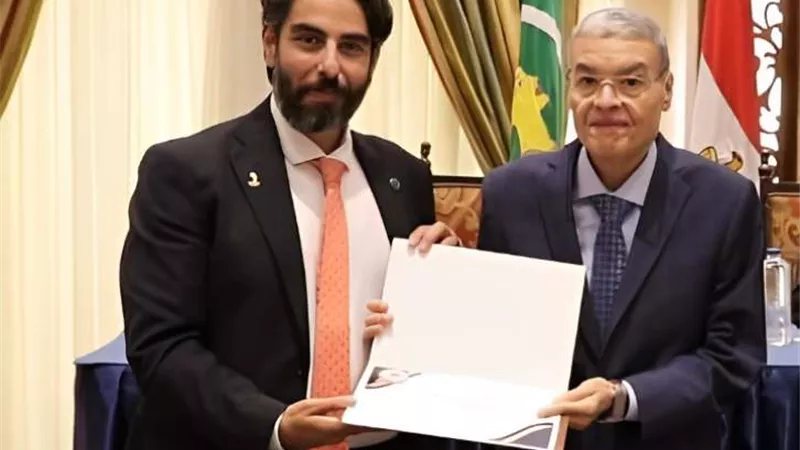 «القناة للسكر» سفيرًا لمحافظة المنيا بمشروعات الزراعة الذكية