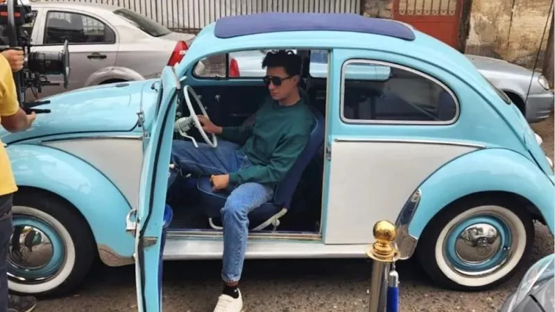 أحمد الفيشاوي يعلن عن الانتهاء من تصوير فيلمه ”عادل مش عادل”