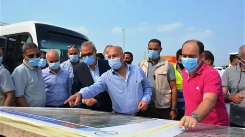 وزير النقل يتابع أعمال التطوير للطريق الدائرى