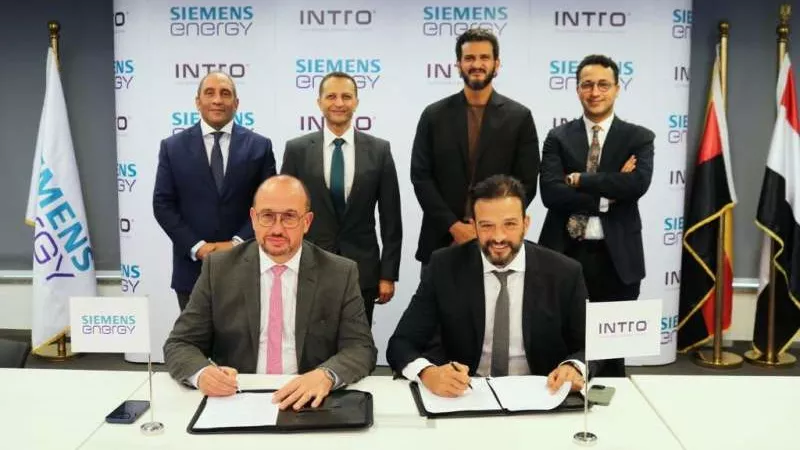 بروتوكول تعاون بين «سيمنس للطاقة» و«إنترو» لإنشاء محطات مشتركة بقدرة 300 ميجاوات