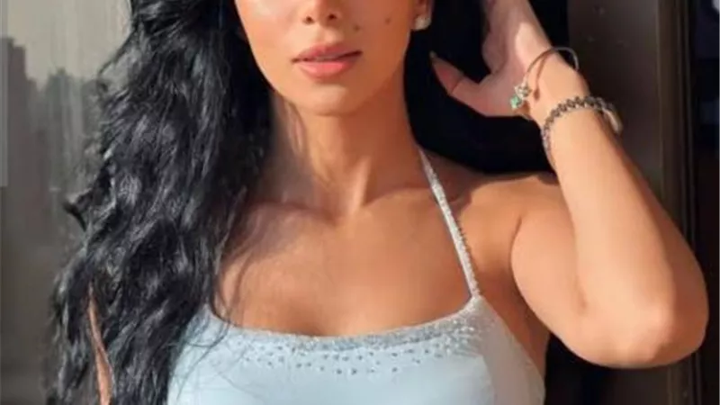 كارولين عزمى تتألق في أحدث ظهور لها