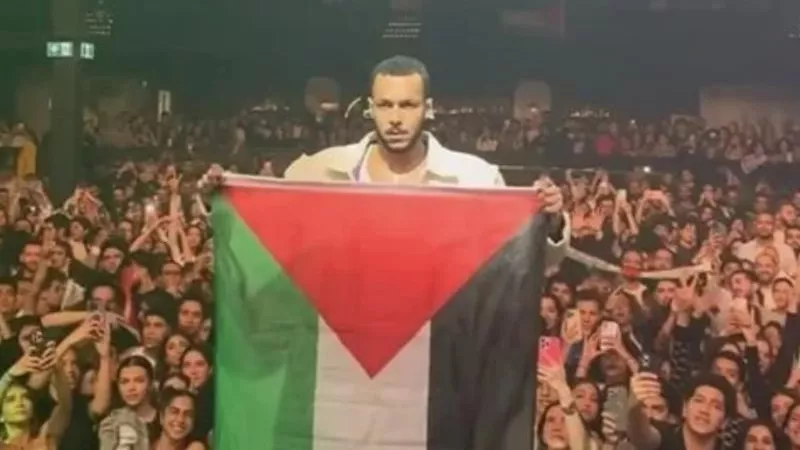 ويجز يدعم القضية الفلسطينية بطريقة مختلفة في حفله بكندا
