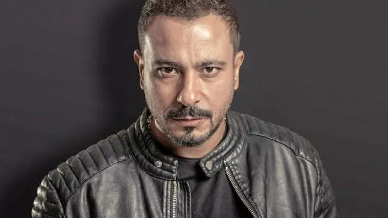 محمد نجاتي : كريم عبد العزيز  نجم مصر الاول