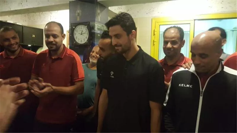 صور.. المقاولون يحتفل بطاهر محمد طاهر قبل الانضمام للأهلي