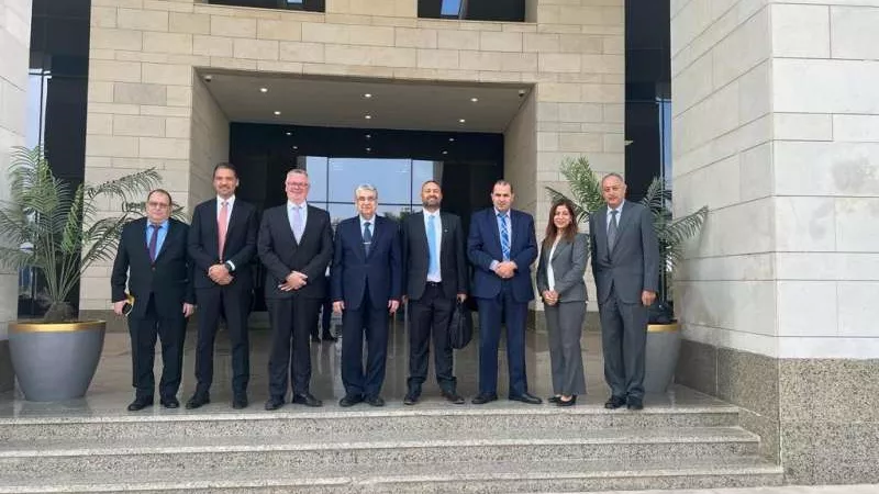 وزير الكهرباء يستقبل وفد رفيع المستوى لشركة سيمينس لتعزيز التعاون المشترك