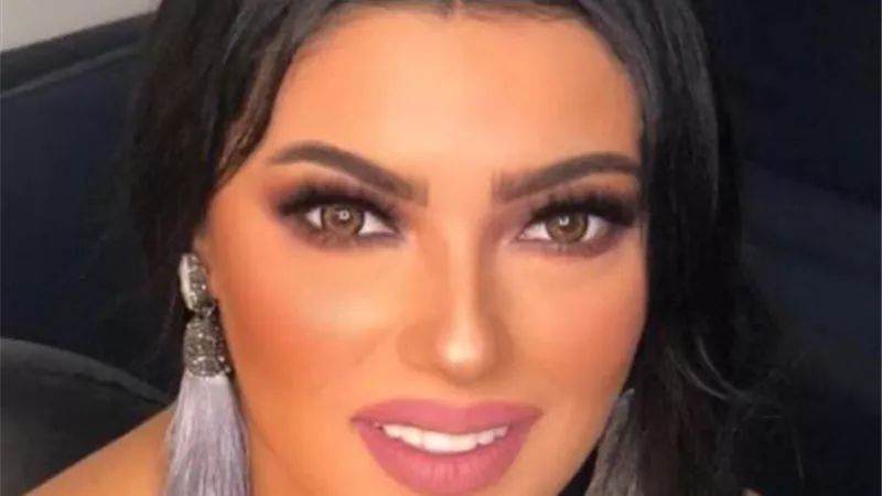 على البحر.. ابنة فيفي عبده تستعرض أنوثتها بـ ”الروب الأبيض” المثير