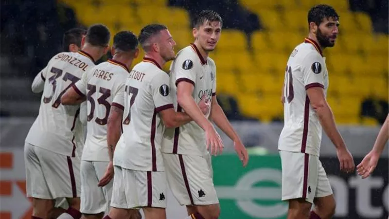 الدوري الإيطالي.. روما يواصل صحوته بثنائية في فيورنتينا