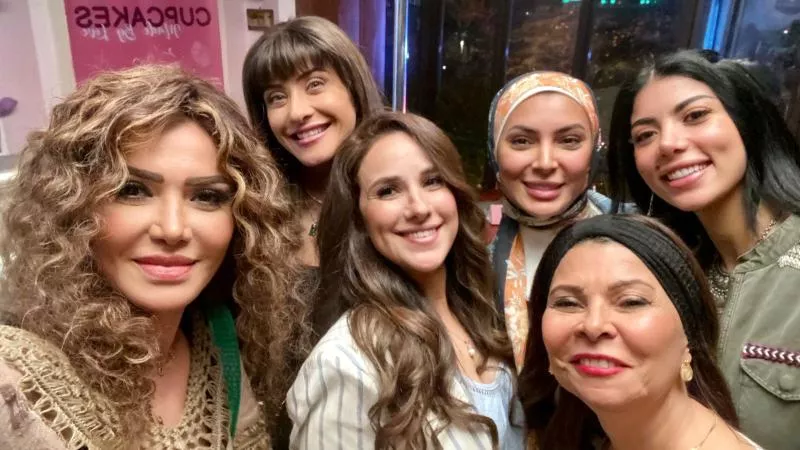 صورة جديدة لـ لقاء سويدان في كواليس ”الوصفة السحرية”