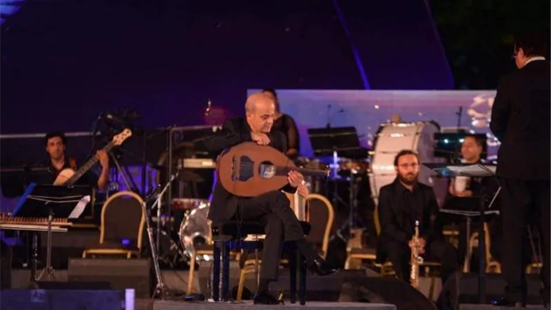 صور.. ”كايرو ستيبس” تتألق في مهرجان الموسيقى العربية