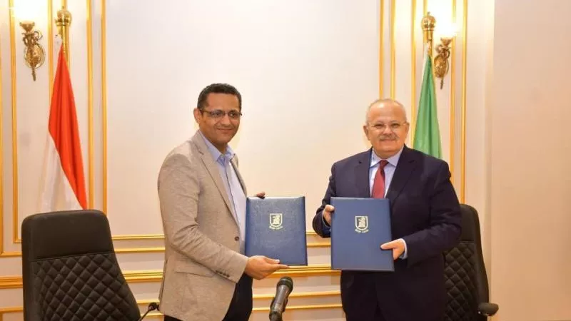 توقيع بروتوكولي تعاون بين جامعة القاهرة ونقابة الصحفيين .. تفاصيل
