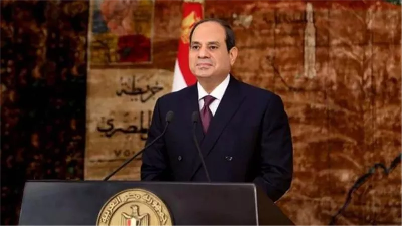 «السيسي» يوفد مندوبًا للتعزية فى وفاة والدة السيد محمد الشريف