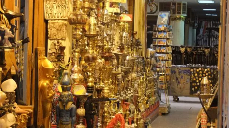 مجلس أمناء مدينة 6 أكتوبر الجديدة يطالب بإنشاء مجمع للصناعات الحرفية متخصصا في صناعات خان الخليلي