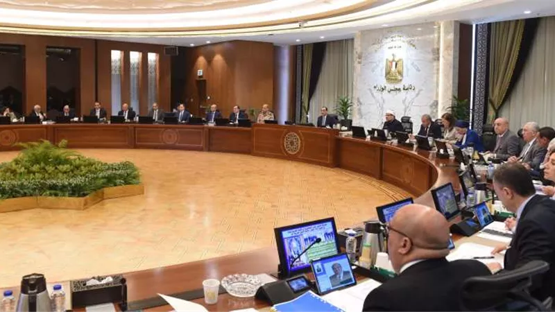 قرار عاجل من الحكومة بشأن المباني القديمة للوزارات