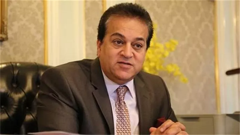 بالفيديو .. القصة الكاملة لأستاذ الجامعة الذي تهكم على القرآن ورد فعل وزارة التعليم العالي