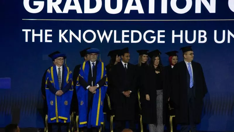 بالصور.. تخريج أول دفعة من طلاب جامعة كوفنتري إحدى جامعات المعرفة الدولية بالعاصمة الإدارية