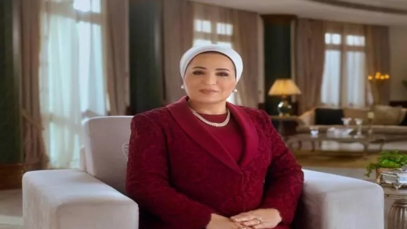 قرينة المرشح الرئاسي عبد الفتاح السيسي تُدلى بصوتها في الانتخابات الرئاسية 2024