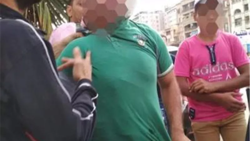 سمعته طيبة و جامعة الزقازيق تدافع عنه.. ما لا تعرفه عن طبيب الشرقية الذي تحرش بفتاة ومارس العادة السرية داخل ميكروباص