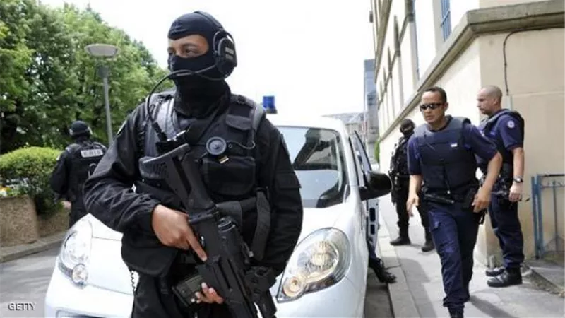 الشرطة الفرنسية تعتقل شخصا هدد المدرسين
