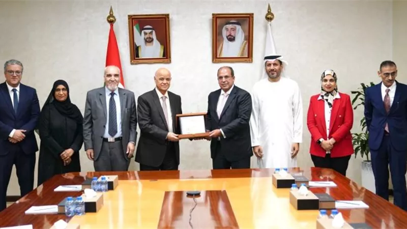 رئيس الجامعة البريطانية يزور جامعة الشارقة على هامش COP28 لبحث سبل التعاون المشتركة