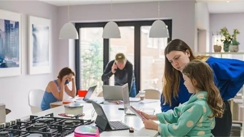 أطباء: قرارات تطبيق وإلغاء حظر التجول تدمر جهاز المناعة