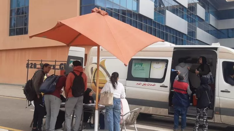 حملة للتبرع بالدم بالجامعة الألمانية بالقاهرة..(صور)