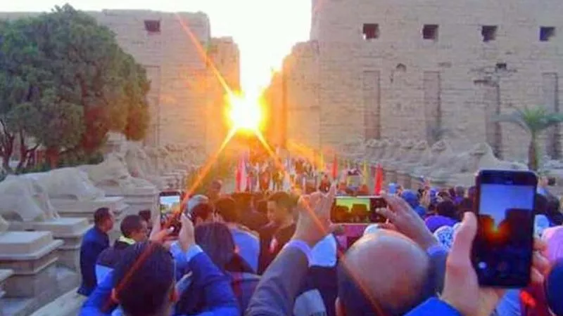 الأقصر تحتفل بتعامد الشمس على مقصورة قدس أقداس بمعابد الكرنك