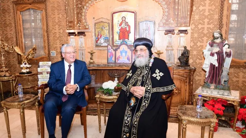 بالصور..رئيس مجلس النواب يزور الكاتدرائية للتهنئة بعيد الميلاد المجيد