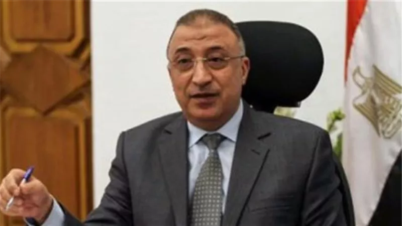محافظ الإسكندرية يطالب المواطنين بعدم الخروج من المنازل غدا بسبب الطقس السيئ