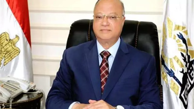 محافظ القاهرة يُدلي بصوته في انتخابات مجلس النواب